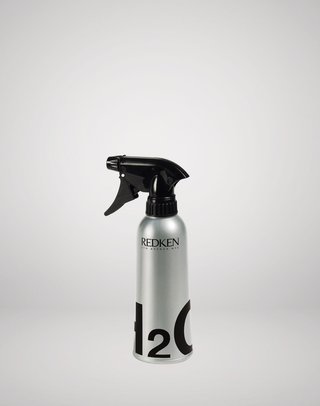 Salon Gear Water Bottle Redkeniltä